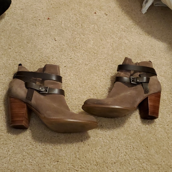 Hardly worn boot - Picture 1 of 2